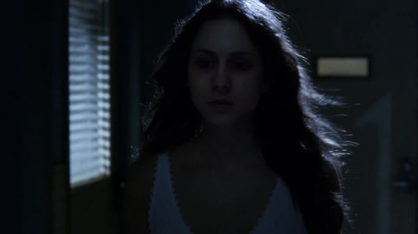 Pretty_Little_Liars_S03E23_BluRay_Rip_720p_Dual_Audio_WWW_TORRENTDOSFILMES_COM_1965.jpg