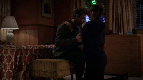 Pretty_Little_Liars_S03E24_BluRay_Rip_720p_Dual_Audio_WWW_TORRENTDOSFILMES_COM_1183.jpg