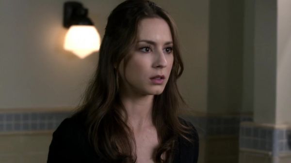 Pretty_Little_Liars_S03E24_BluRay_Rip_720p_Dual_Audio_WWW_TORRENTDOSFILMES_COM_1633.jpg