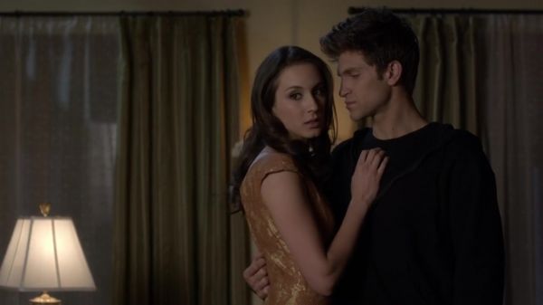Pretty_Little_Liars_S03E24_BluRay_Rip_720p_Dual_Audio_WWW_TORRENTDOSFILMES_COM_1851.jpg