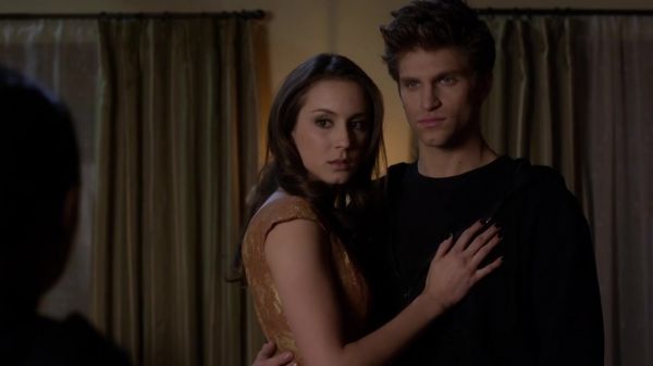 Pretty_Little_Liars_S03E24_BluRay_Rip_720p_Dual_Audio_WWW_TORRENTDOSFILMES_COM_1862.jpg