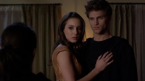Pretty_Little_Liars_S03E24_BluRay_Rip_720p_Dual_Audio_WWW_TORRENTDOSFILMES_COM_1863.jpg