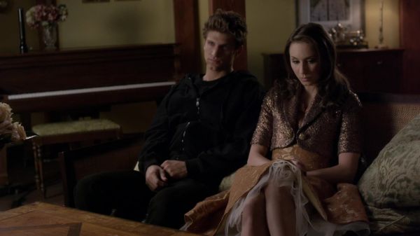 Pretty_Little_Liars_S03E24_BluRay_Rip_720p_Dual_Audio_WWW_TORRENTDOSFILMES_COM_1897.jpg