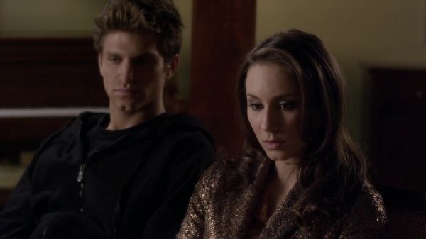 Pretty_Little_Liars_S03E24_BluRay_Rip_720p_Dual_Audio_WWW_TORRENTDOSFILMES_COM_1914.jpg