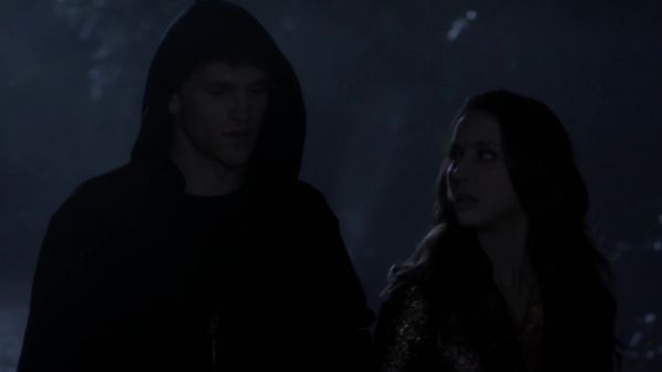 Pretty_Little_Liars_S03E24_BluRay_Rip_720p_Dual_Audio_WWW_TORRENTDOSFILMES_COM_1977.jpg