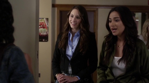 Pretty_Little_Liars_S05E24_Mini_720p_WEB-DL_Dual_RMZ-Dinho_1126.jpg