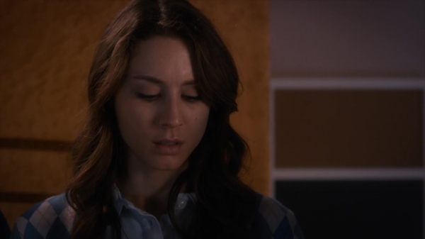 Pretty_Little_Liars_S06E01_720p_HDTV_X264-DIMENSION_1323.jpg