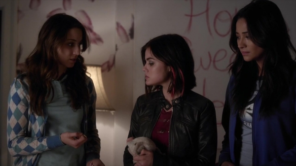 Pretty_Little_Liars_S06E01_720p_HDTV_X264-DIMENSION_1607.jpg