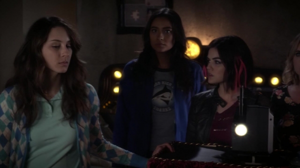 Pretty_Little_Liars_S06E01_720p_HDTV_X264-DIMENSION_2077.jpg
