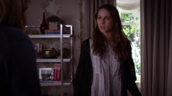 Pretty_Little_Liars_S06E02_720p_HDTV_X264-DIMENSION_0610.jpg