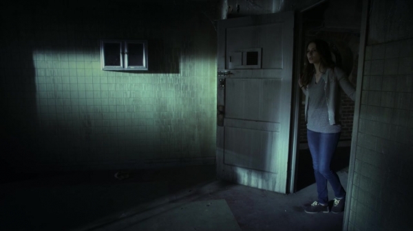 Pretty_Little_Liars_S06E05_720p_HDTV_X264-DIMENSION_0104.jpg