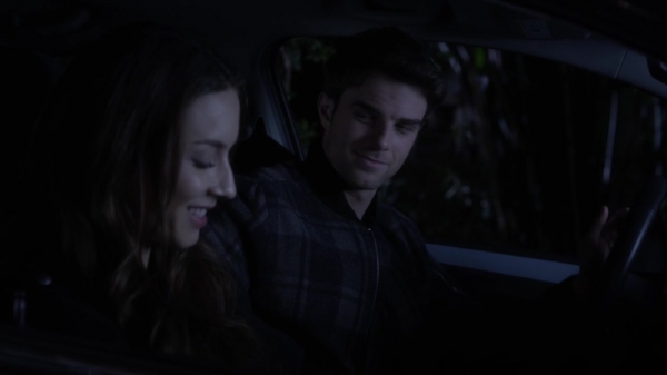 Pretty_Little_Liars_S06E05_720p_HDTV_X264-DIMENSION_1416.jpg