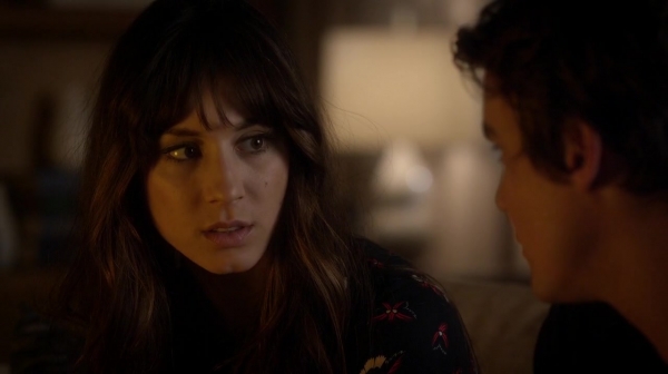 Pretty_Little_Liars_S06E13_The_Gloves_Are_On_720p_WEB-DL_DD5_1_H_264-NTb_2359.jpg