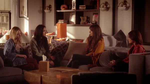 Pretty_Little_Liars_S07E03_WEB-DL_720p_DUAL_WWW_COMANDOTORRENTS_COM_0132.jpg