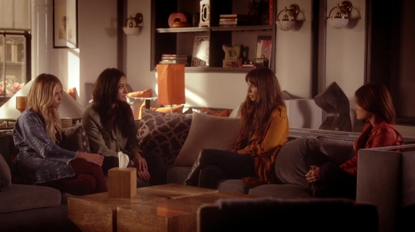 Pretty_Little_Liars_S07E03_WEB-DL_720p_DUAL_WWW_COMANDOTORRENTS_COM_0135.jpg