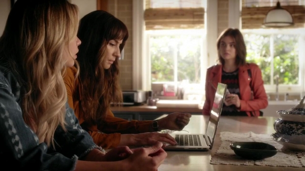 Pretty_Little_Liars_S07E03_WEB-DL_720p_DUAL_WWW_COMANDOTORRENTS_COM_1132.jpg