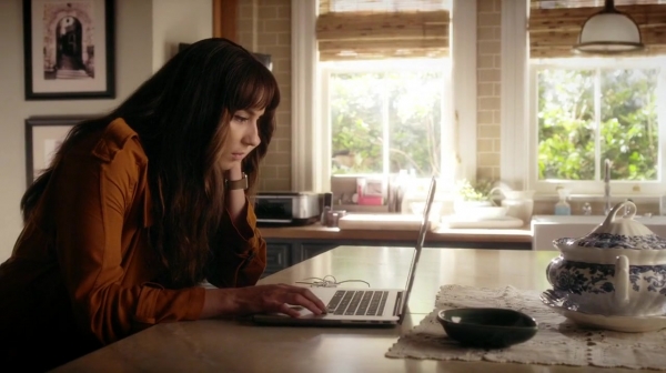 Pretty_Little_Liars_S07E03_WEB-DL_720p_DUAL_WWW_COMANDOTORRENTS_COM_1140.jpg