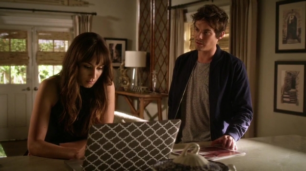 Pretty_Little_Liars_S07E03_WEB-DL_720p_DUAL_WWW_COMANDOTORRENTS_COM_1775.jpg