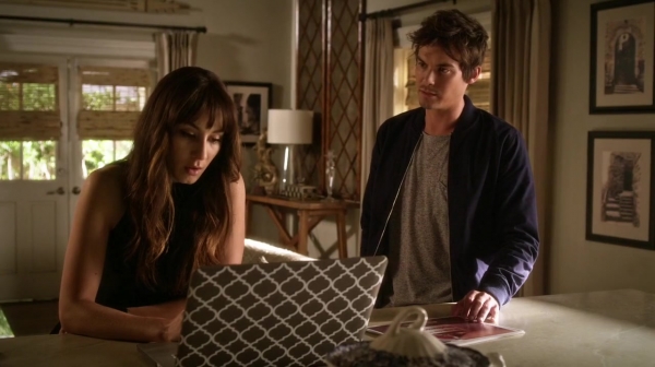 Pretty_Little_Liars_S07E03_WEB-DL_720p_DUAL_WWW_COMANDOTORRENTS_COM_1776.jpg