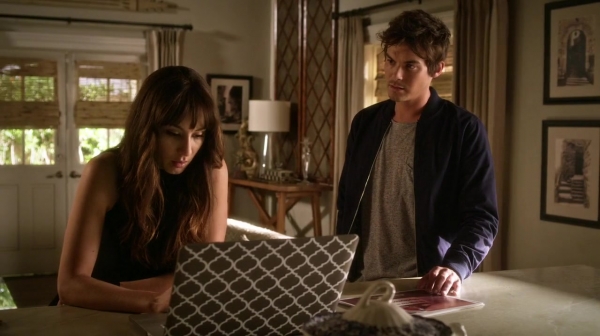 Pretty_Little_Liars_S07E03_WEB-DL_720p_DUAL_WWW_COMANDOTORRENTS_COM_1779.jpg