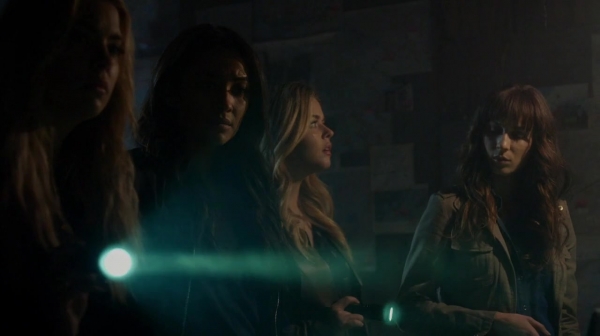 Pretty_Little_Liars_S07E07_WEB-DL_720p_DUAL_WWW_COMANDOTORRENTS_COM_2234.jpg
