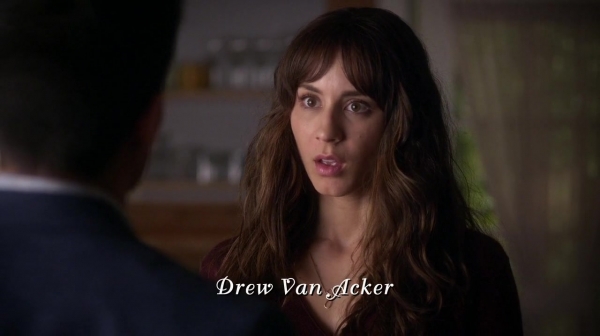 Pretty_Little_Liars_S07E09_WEB-DL_720p_DUAL_WWW_COMANDOTORRENTS_COM_0284.jpg