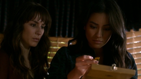 Pretty_Little_Liars_S07E09_WEB-DL_720p_DUAL_WWW_COMANDOTORRENTS_COM_1255.jpg