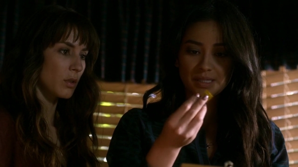 Pretty_Little_Liars_S07E09_WEB-DL_720p_DUAL_WWW_COMANDOTORRENTS_COM_1258.jpg