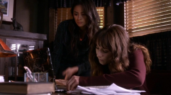 Pretty_Little_Liars_S07E09_WEB-DL_720p_DUAL_WWW_COMANDOTORRENTS_COM_1265.jpg