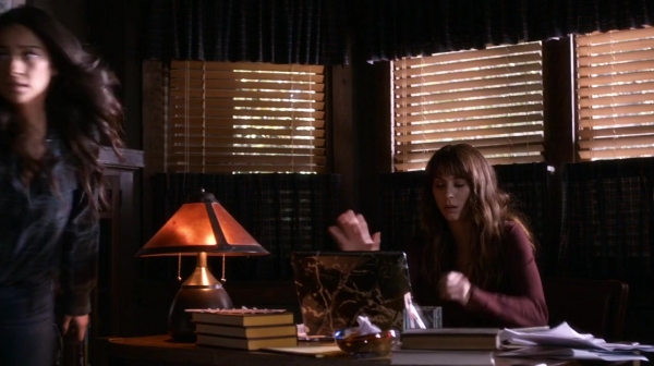 Pretty_Little_Liars_S07E09_WEB-DL_720p_DUAL_WWW_COMANDOTORRENTS_COM_1339.jpg