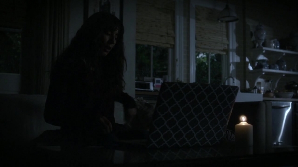 Pretty_Little_Liars_S07E09_WEB-DL_720p_DUAL_WWW_COMANDOTORRENTS_COM_1801.jpg