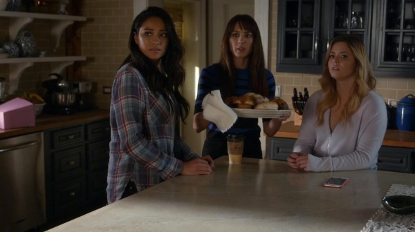 Pretty_Little_Liars_S07E10_WEB-DL_720p_DUAL_WWW_COMANDOTORRENTS_COM_0609.jpg