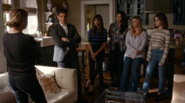 Pretty_Little_Liars_S07E10_WEB-DL_720p_DUAL_WWW_COMANDOTORRENTS_COM_0689.jpg