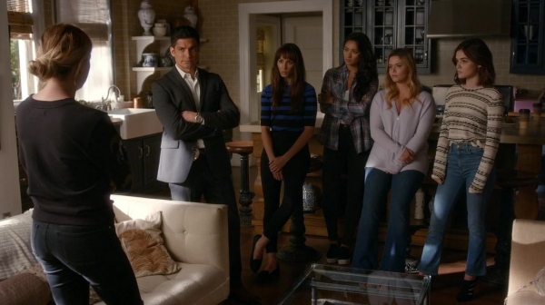Pretty_Little_Liars_S07E10_WEB-DL_720p_DUAL_WWW_COMANDOTORRENTS_COM_0691.jpg
