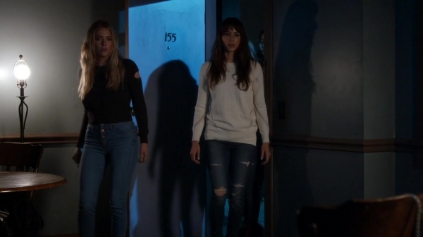 Pretty_Little_Liars_S07E10_WEB-DL_720p_DUAL_WWW_COMANDOTORRENTS_COM_1647.jpg