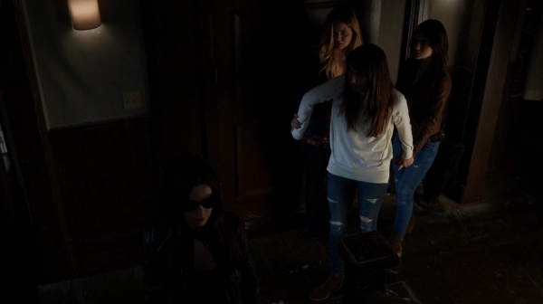 Pretty_Little_Liars_S07E10_WEB-DL_720p_DUAL_WWW_COMANDOTORRENTS_COM_2037.jpg