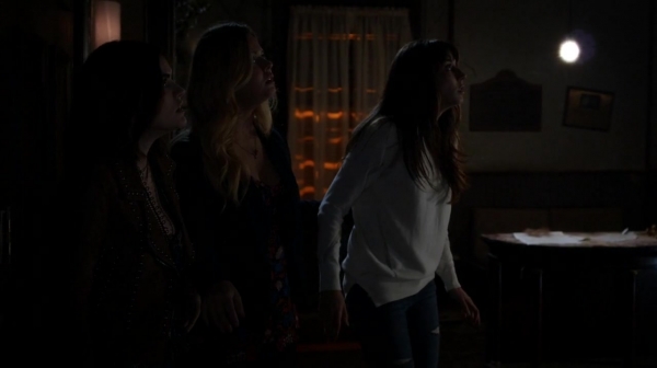Pretty_Little_Liars_S07E10_WEB-DL_720p_DUAL_WWW_COMANDOTORRENTS_COM_2097.jpg