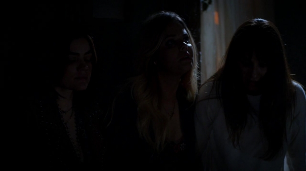 Pretty_Little_Liars_S07E10_WEB-DL_720p_DUAL_WWW_COMANDOTORRENTS_COM_2116.jpg