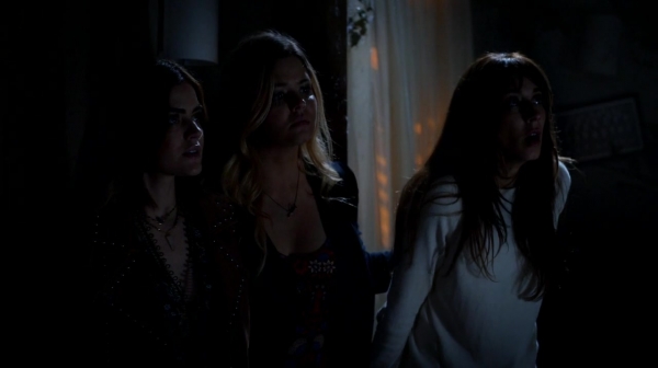 Pretty_Little_Liars_S07E10_WEB-DL_720p_DUAL_WWW_COMANDOTORRENTS_COM_2132.jpg
