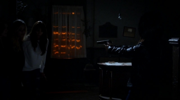 Pretty_Little_Liars_S07E10_WEB-DL_720p_DUAL_WWW_COMANDOTORRENTS_COM_2138.jpg
