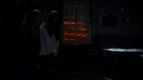 Pretty_Little_Liars_S07E10_WEB-DL_720p_DUAL_WWW_COMANDOTORRENTS_COM_2141.jpg