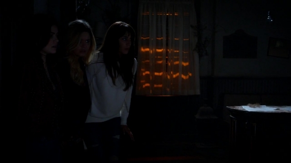 Pretty_Little_Liars_S07E10_WEB-DL_720p_DUAL_WWW_COMANDOTORRENTS_COM_2142.jpg