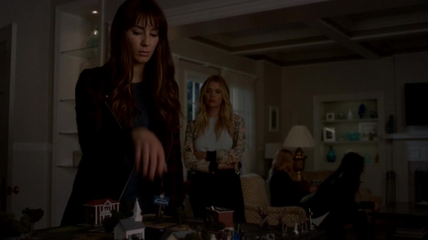 Pretty_Little_Liars_S07E14_WEB-DL_720p_DUAL_WWW_COMANDOTORRENTS_COM_2248.jpg