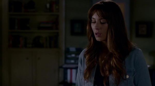 Pretty_Little_Liars_S07E16_WEB-DL_720p_DUAL_WWW_COMANDOTORRENTS_COM_0954.jpg