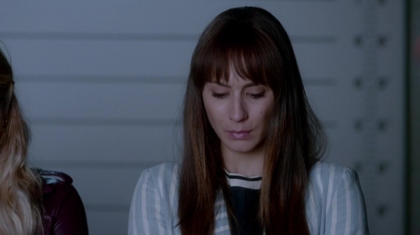 Pretty_Little_Liars_S07E19_WEB-DL_720p_DUAL_WWW_COMANDOTORRENTS_COM_1900.jpg