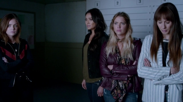 Pretty_Little_Liars_S07E19_WEB-DL_720p_DUAL_WWW_COMANDOTORRENTS_COM_1905.jpg