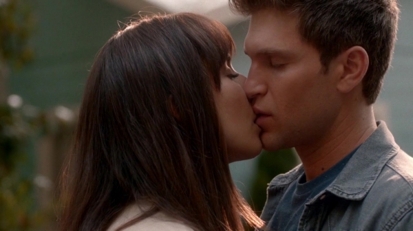 Pretty_Little_Liars_S07E20E21_WEB-DL_720p_DUAL_WWW_COMANDOTORRENTS_COM_2779.jpg