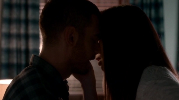 Pretty_Little_Liars_S07E20E21_WEB-DL_720p_DUAL_WWW_COMANDOTORRENTS_COM_2924.jpg