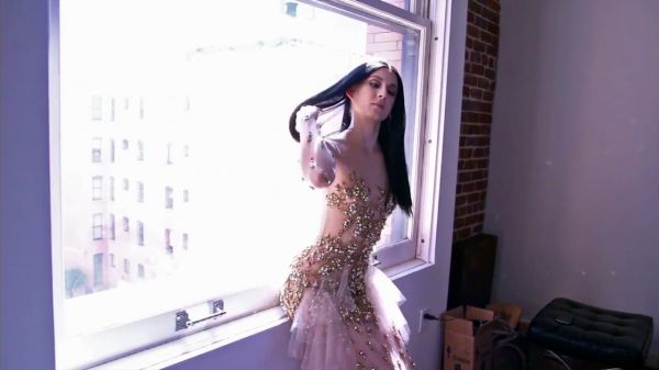 Schon21_presents___Behind_the_scenes_with_Troian_Bellisario_mp4__1_283429.jpg