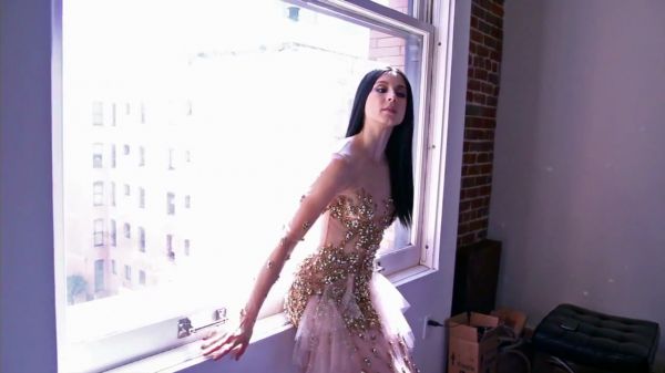 Schon21_presents___Behind_the_scenes_with_Troian_Bellisario_mp4__1_283729.jpg